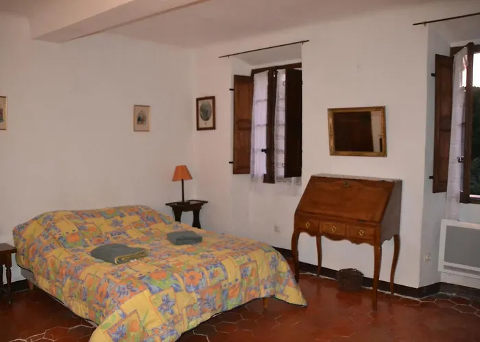 Pays Du Verdon , Etape, Sejour Fraicheur Dans Maison De Caractere